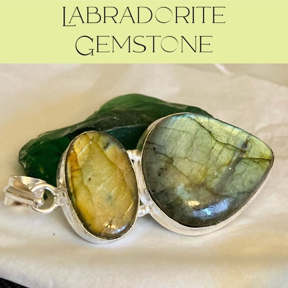 Glowing Labradorite Gemstone Handmade Pendant Necklace - Picture 3 of 7